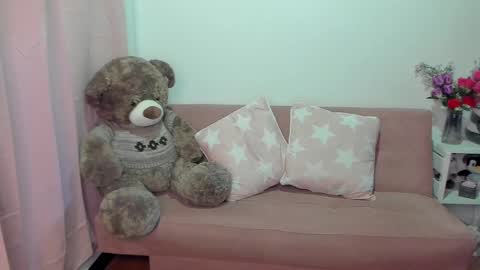 Mariana Lopez online show from March 11, 2025, 9:24 am