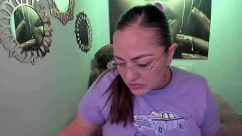 Mariana Lopez online show from May 25, 2026, 12:49 am
