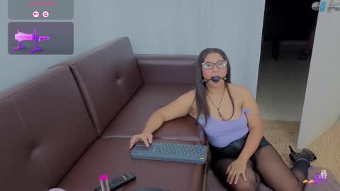 Mariana  online show from September 16, 2025, 1:50 am