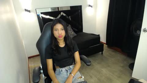 Snapshot of marianarojas_ chatting on July 17, 2026, 3:57 am Mariana online show from July 17, 2026, 3:57 am