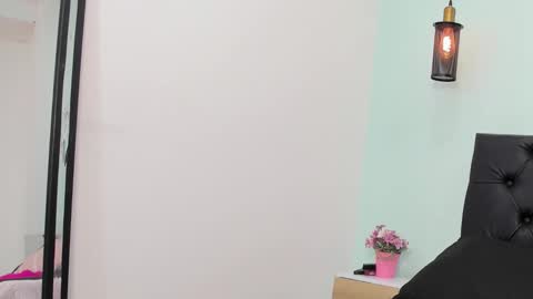 Snapshot of marianee_rousse chatting on November 1, 2025, 12:51 pm Marianee Rousse online show from November 1, 2025, 12:51 pm