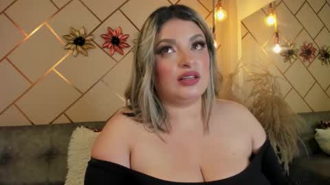 Snapshot of marianeporter_ chatting on November 16, 2025, 12:49 am marianeporter online show from November 16, 2025, 12:49 am