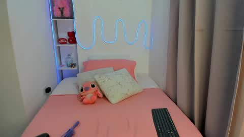 Snapshot of mariangel_3 chatting on May 14, 2026, 8:37 pm Mariangel online show from May 14, 2026, 8:37 pm