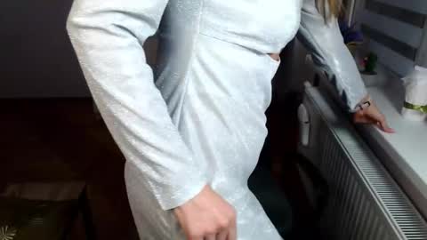 marianika online show from February 6, 2025, 8:34 pm