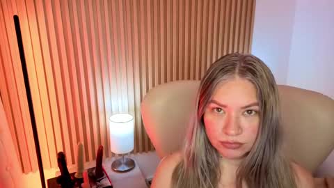 Marian Love  online show from September 29, 2025, 10:53 am