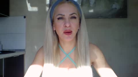 Snapshot of marianna1977 chatting on March 6, 2025, 12:09 pm marianna1977 online show from March 6, 2025, 12:09 pm