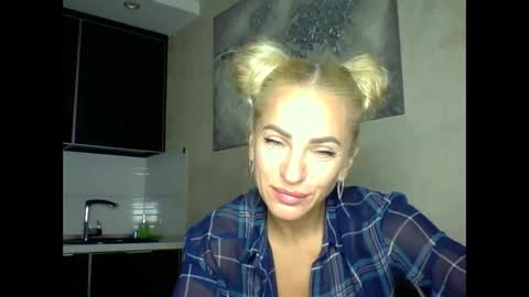 Snapshot of marianna1977 chatting on October 10, 2025, 8:08 pm marianna1977 online show from October 10, 2025, 8:08 pm