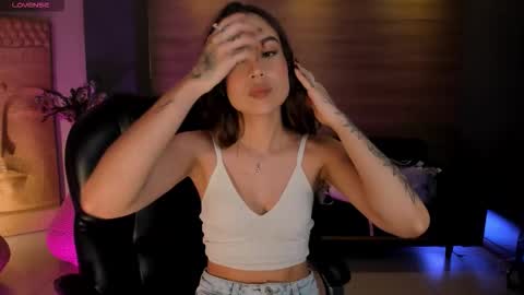 Snapshot of mariannelane1 chatting on November 21, 2025, 9:24 pm Marianne online show from November 21, 2025, 9:24 pm