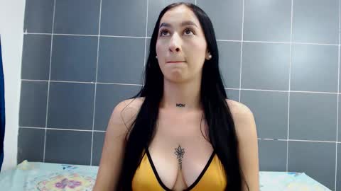 Snapshot of marianngell chatting on October 16, 2025, 8:10 pm Mariangel online show from October 16, 2025, 8:10 pm