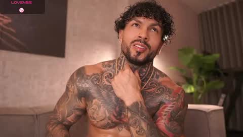 Snapshot of mariano_costa chatting on August 1, 2026, 4:23 am Mariano Costa online show from August 1, 2026, 4:23 am