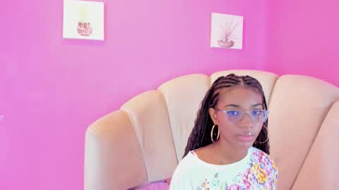 marianrosse online show from October 2, 2025, 8:38 pm