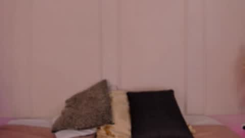 Maria Pettit online show from February 15, 2026, 10:47 am