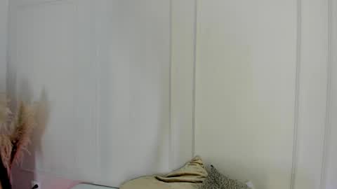 Maria Pettit online show from April 30, 2026, 12:00 pm