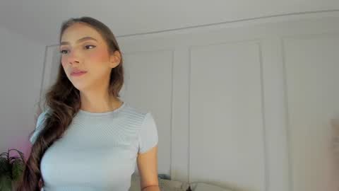 Maria Pettit online show from July 4, 2026, 2:51 am