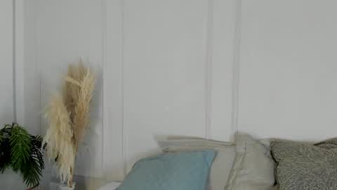 Maria Pettit online show from July 10, 2026, 2:05 am