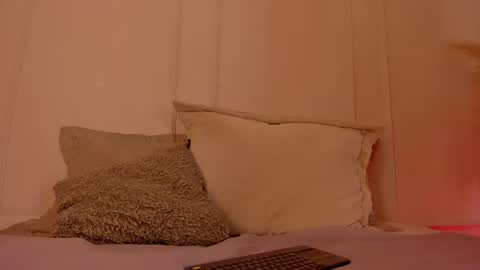 Maria Pettit online show from July 22, 2026, 2:58 am