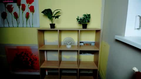 Snapshot of mariatess_ chatting on February 21, 2025, 10:07 am Mariia online show from February 21, 2025, 10:07 am