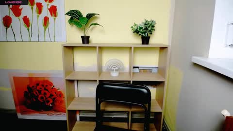 Snapshot of mariatess_ chatting on March 6, 2025, 6:16 pm Mariia online show from March 6, 2025, 6:16 pm