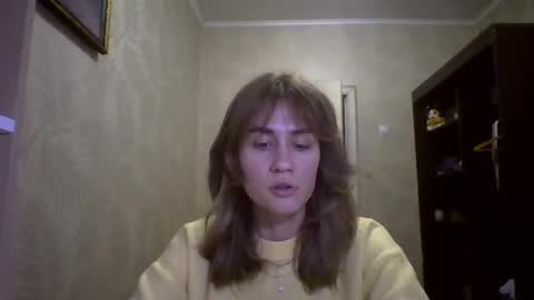 Elianor online show from March 18, 2026, 6:22 pm