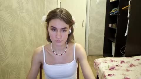 Elianor online show from April 4, 2026, 2:47 pm