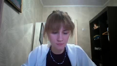 Elianor online show from April 30, 2026, 5:52 pm