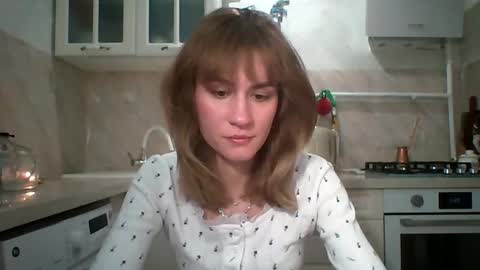 Elianor online show from May 1, 2026, 6:23 pm