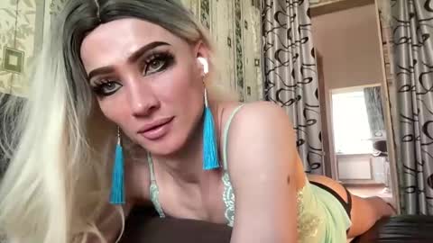 Snapshot of maridekoks chatting on March 10, 2025, 11:32 am Mari online show from March 10, 2025, 11:32 am