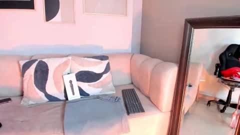 marie_bass online show from January 7, 2026, 1:02 pm