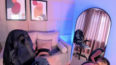 Snapshot of marie_bass chatting on June 2, 2026, 1:13 pm marie_bass online show from June 2, 2026, 1:13 pm