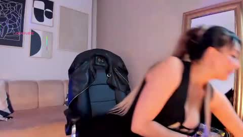 marie_bass online show from July 20, 2026, 2:08 pm