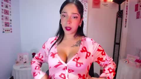 Snapshot of marie_daved chatting on July 20, 2026, 5:44 am Nicolle online show from July 20, 2026, 5:44 am
