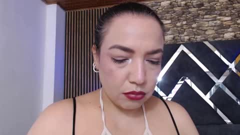 marie_hss online show from December 15, 2025, 4:33 pm