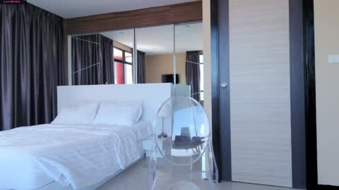 Marie online show from January 9, 2025, 6:59 am