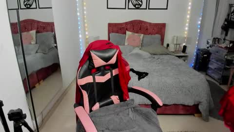 marie online show from October 1, 2025, 3:12 am