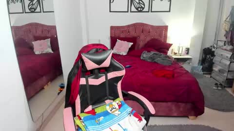 marie online show from November 10, 2025, 2:10 am