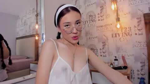 Snapshot of marie_tapner chatting on November 14, 2025, 12:37 pm MARIE online show from November 14, 2025, 12:37 pm