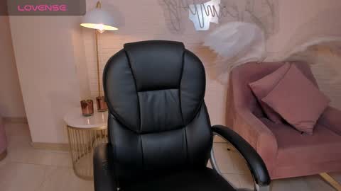 Snapshot of mariejane2 chatting on December 27, 2024, 10:34 am Im Marie Jane online show from December 27, 2024, 10:34 am