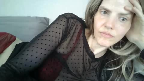 Mariejojo online show from June 10, 2026, 3:00 pm