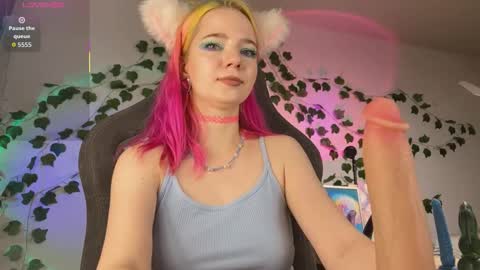 Snapshot of mariel_a_gold chatting on November 4, 2025, 5:17 am Mariel Gold online show from November 4, 2025, 5:17 am