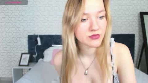 Snapshot of mariel_brown chatting on December 20, 2024, 7:55 am mariel_brown online show from December 20, 2024, 7:55 am