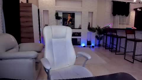 mariemlui online show from June 25, 2026, 2:32 pm