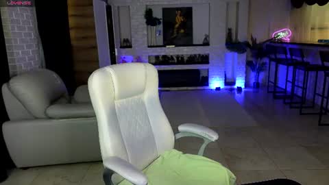 mariemlui online show from July 6, 2026, 2:25 pm