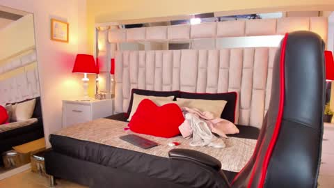 Snapshot of mariiahneedles chatting on January 11, 2025, 1:06 am mariiahneedles online show from January 11, 2025, 1:06 am