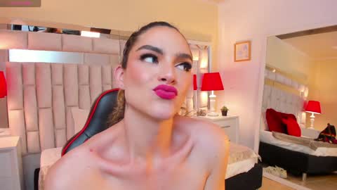 Snapshot of mariiahneedles chatting on January 24, 2025, 11:56 pm mariiahneedles online show from January 24, 2025, 11:56 pm