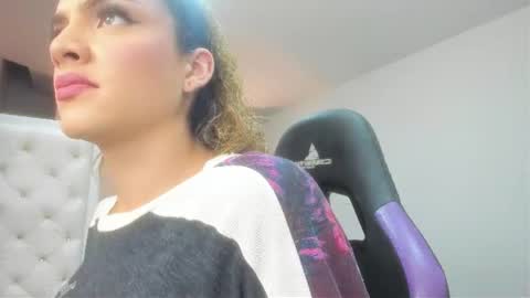 mariiahneedles online show from June 14, 2026, 12:41 am