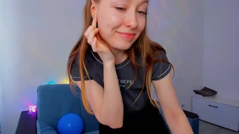 Snapshot of marilinal chatting on February 13, 2025, 8:17 am Marilina online show from February 13, 2025, 8:17 am