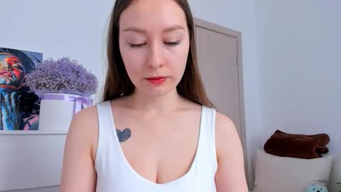 Snapshot of marilinal chatting on November 18, 2025, 7:46 am Marilina online show from November 18, 2025, 7:46 am