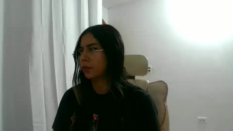 Snapshot of marilove40925 chatting on November 21, 2025, 4:33 am marilove40925 online show from November 21, 2025, 4:33 am