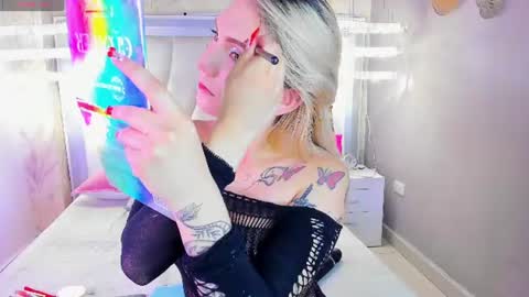 Mariluu  online show from June 17, 2026, 1:01 pm