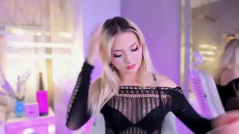Snapshot of mariluu_ chatting on July 7, 2026, 2:10 pm Mariluu online show from July 7, 2026, 2:10 pm